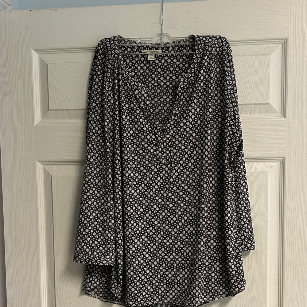 Dana Buchman Black and White Patterned Blouse
